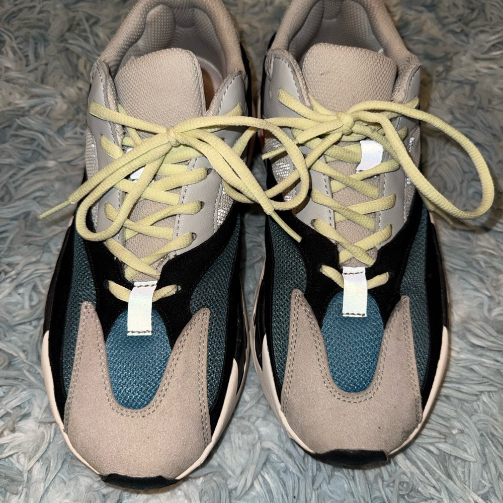 Like New Yezzy Boost Size 10